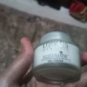 Lotus Skin Whitening And Brightening Gel Cream