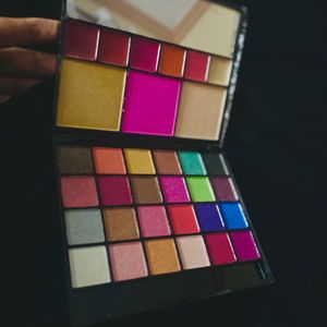 Ecstasy Makeup Palette