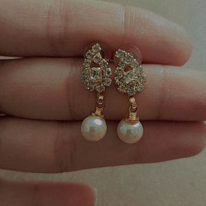 Simple Pearl Earrings