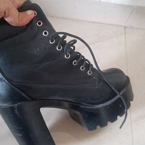 Women's black Boots