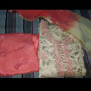 A Complete Suit ( Kurti Shalwar Dupatta)