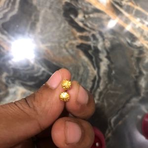 18kt Gold Ear Stud