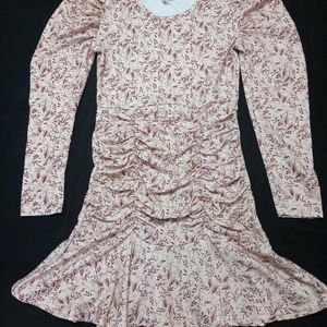 Elegant Floral Ruched Mini Dress with Puff Sleeves