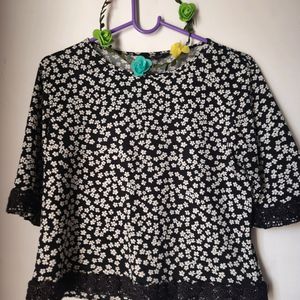 Cute Globus Floral Crop Top