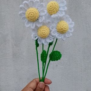 Crochet Daisy / Handmade Flower / (4 Daisies)