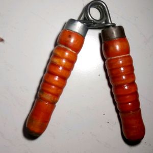 HAND GRIPPER FULL BODY WOODEN