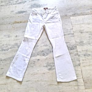 WHITE BOOTCUT JEANS