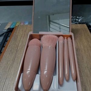 Cute makeup brushes