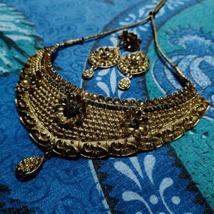 Women Golden Jewellery Set