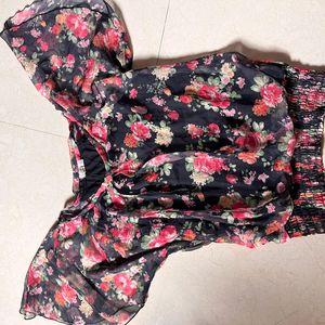 Very pretty Floral Crop Top