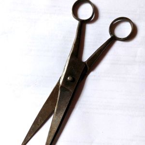 Used Hair Cutting Scissors 7.5