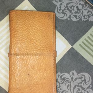 This is The Beautiful Leather purse For Women