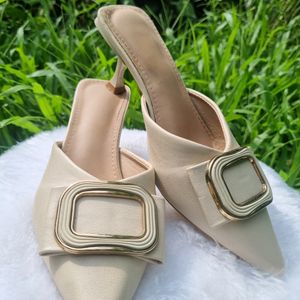 Pointed Cover Toe Heel