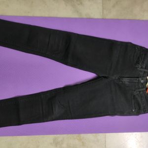 Levi's Black Skinny Jeans