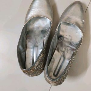 Combo Of 2 Jutti & Silver Heels 👠