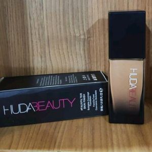 💫Huda Beauty Foundation💫