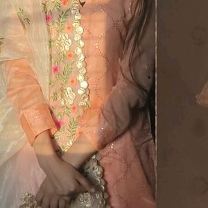 Beautiful Shuit Pant With Heavy Dupatta🌸