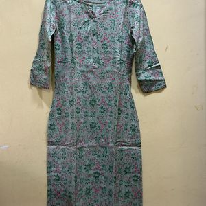 Avaasa Pista Green Kurta Size S