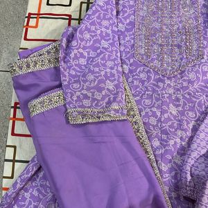 Beautiful Kurta Set With Silver Lace Design