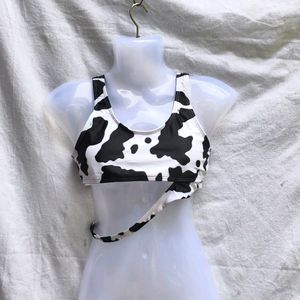 85P. WHITE AND BLACK CUTE TOP