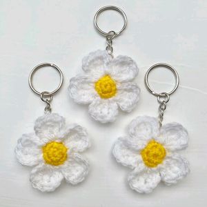 3 Daisy Crochet Keychain