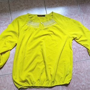 Tops ✨No Damages Good 😊 Condition