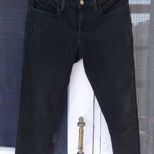 Black Levi's Jeans