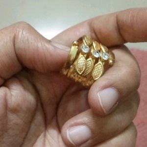 Too Shiny Spiral Finger Golden Ring