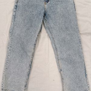 STRAIGHT FIT JEANS