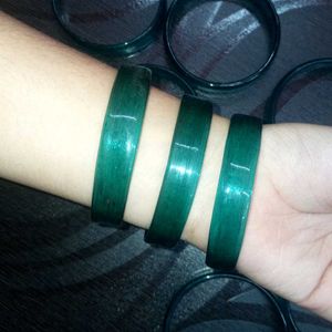 Green Broad Glass Bangles (Set Of 10)