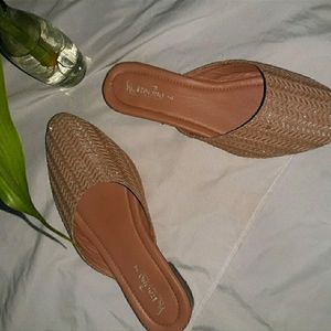 Flat Chappal