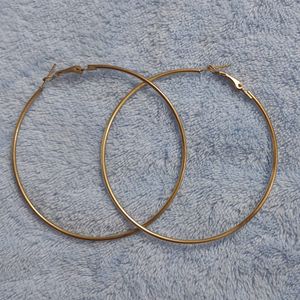 Hoops earrings