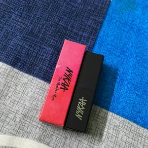 Nykaa Mini Lipstick . Shade : 16M Spiced Cabernet