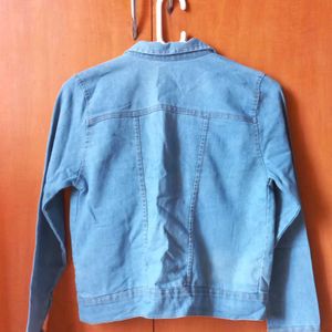 DENIM BLUE SHORT JACKET WITH 2 FRONT POCKETS