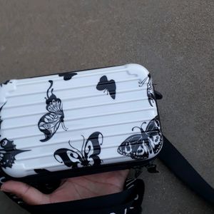 White And Black Butterfly Print Slingbag 👜