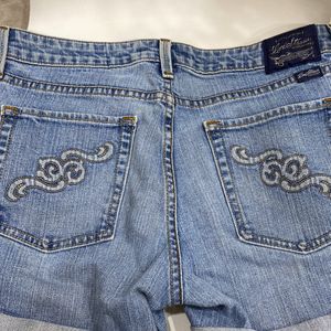 A Light Denim Shorts