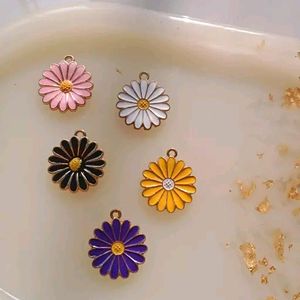 5 Pcs Of Flowers Charms New