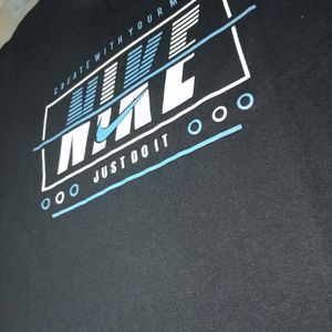 A Nike Navy Blue T Shirt