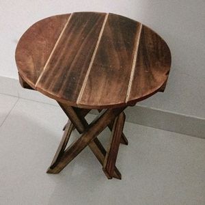 Small Foldable Wooden Table