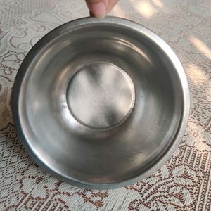 4 Stainless Steel Bowls