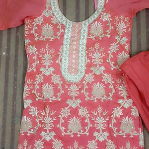 Beautiful Kurti Set With Dupatta