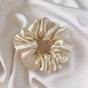 2 FLUFFY SATIN SCRUNCHIES