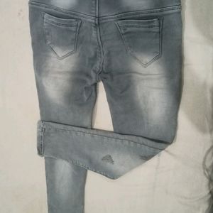 Damage Jeans