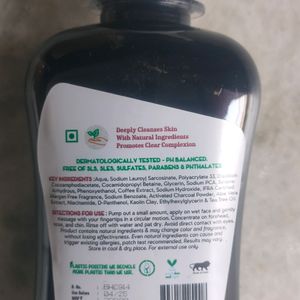 Charcoal And Vitamin C Facewash