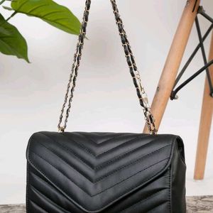 Savana Black Sling Bag