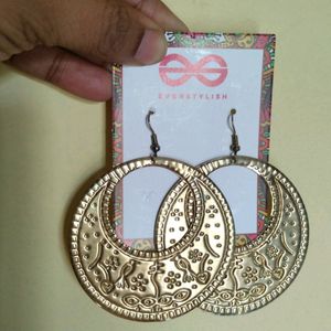 Round Hanging Earrings