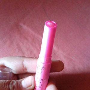 Eyeliner With Pink Magic Lipstick.