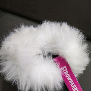 ONLOnly 1 COMBO LEFT OF FUR SCRUNCHIES @98/-