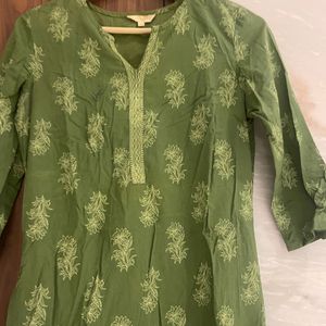 Svrnaa Green Printed Kurta In XS