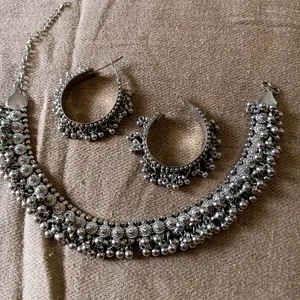 Silver Colur Choker With Earrings